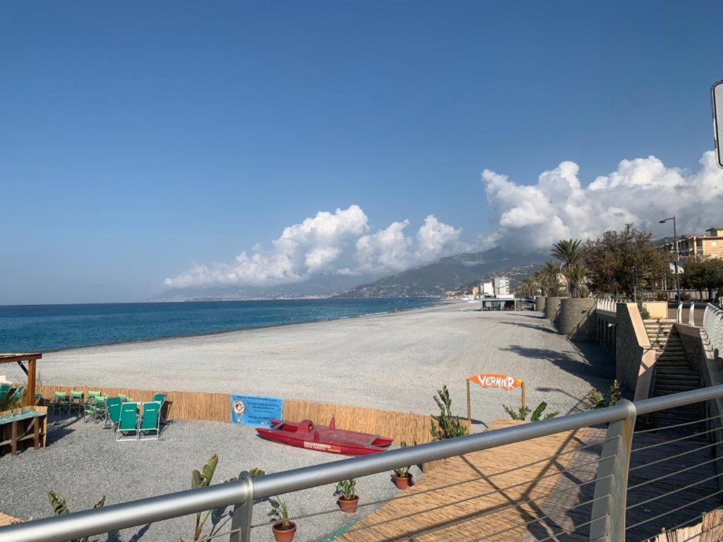 Casa Vacanza! A 50M Dal Mare! Bordighera Extérieur photo