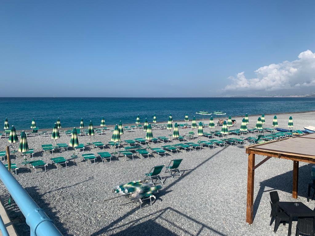 Casa Vacanza! A 50M Dal Mare! Bordighera Extérieur photo