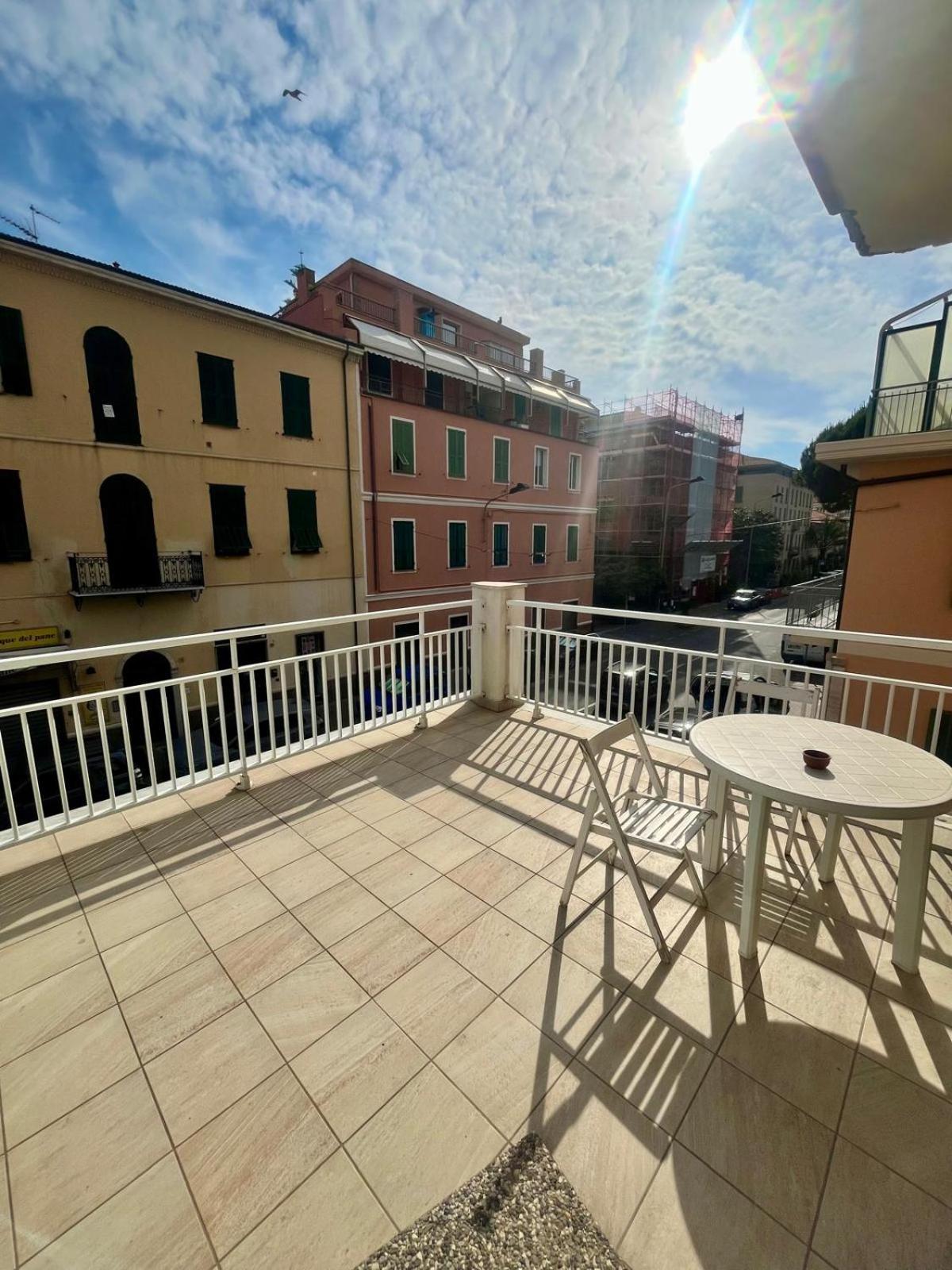Casa Vacanza! A 50M Dal Mare! Bordighera Extérieur photo