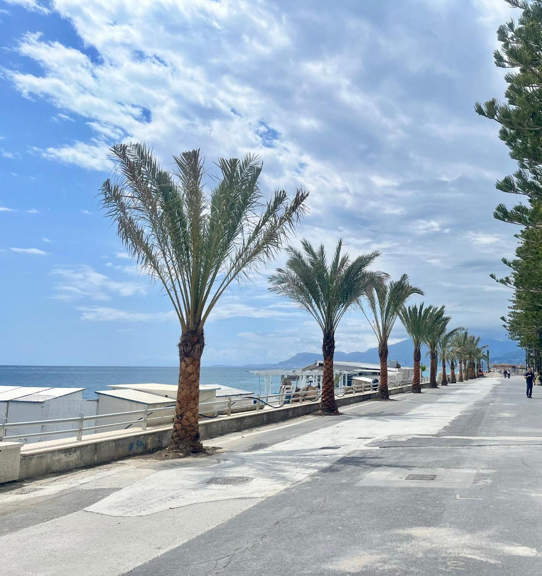 Casa Vacanza! A 50M Dal Mare! Bordighera Extérieur photo