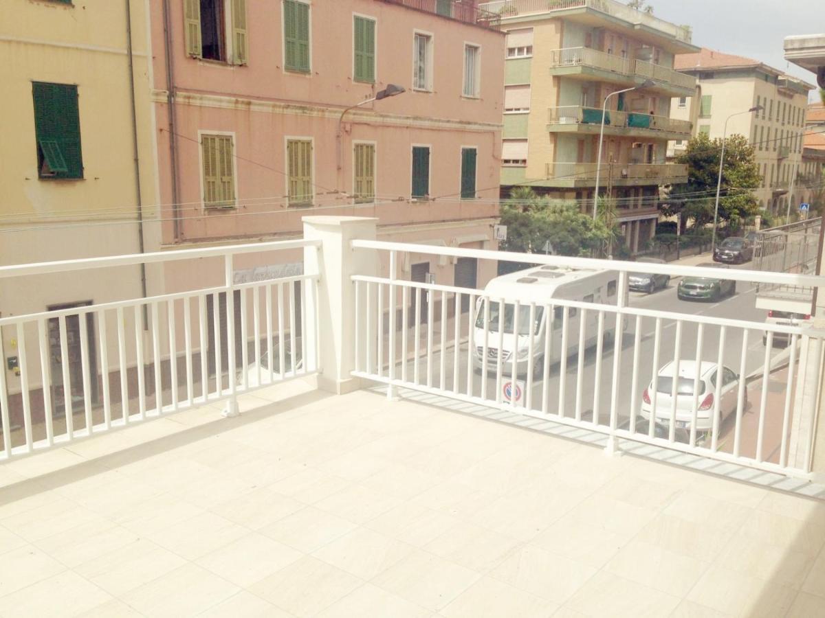 Casa Vacanza! A 50M Dal Mare! Bordighera Extérieur photo