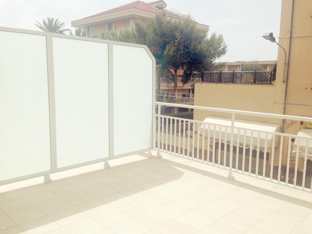 Casa Vacanza! A 50M Dal Mare! Bordighera Extérieur photo